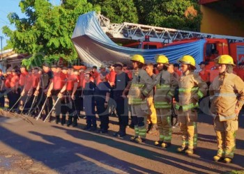 Último adiós de los Bomberos de la Policía al héroe Juan Carlos Núñez