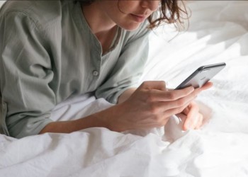 Lanzan NeoBiblio: la biblioteca sin estantes que llega por WhatsApp y correo electrónico