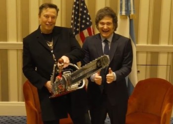 Una motosierra, el regalo de Javier Milei a Elon Musk