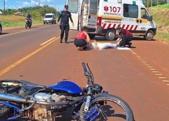 Choque entre moto y un auto dejó como saldo una joven con lesiones graves