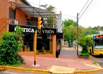 A una cuadra de la Jefatura de Policía intentaron violar y robar a una comerciante