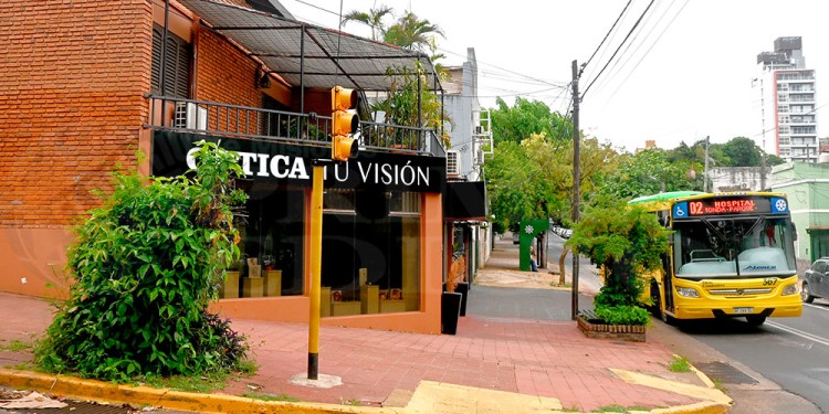 PLENO CENTRO. El hecho ocurrió el lunes a las 10.45 y a cien metros de la manzana principal de la Policía de Misiones.