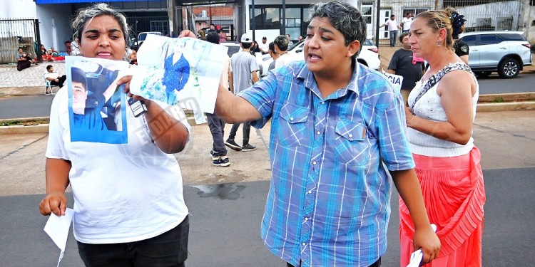 RECLAMO EN LA CALLE. La familia de la víctima fatal sostiene el pedido de justicia por el hecho que consideran un asesinato, no un siniestro de tránsito.