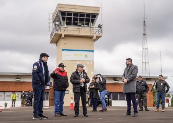 “Ni en nuestras calles podemos dirigir el tránsito y queremos dirigir el tráfico aéreo”