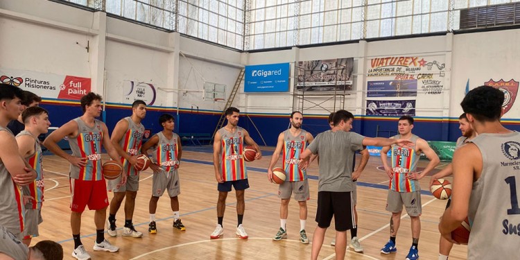 PURO MOVIMIENTO. El plantel de CAPRI comenzó ayer con los trabajos rumbo a la presentación en la Liga Federal. (Fotos gentileza Prensa CAPRI).