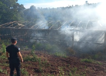Tabacalero denunció que le quemaron el galpón