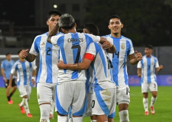 La Selección Sub 20 venció 4-3 a Uruguay y es el líder del Hexagonal Final en el Sudamericano