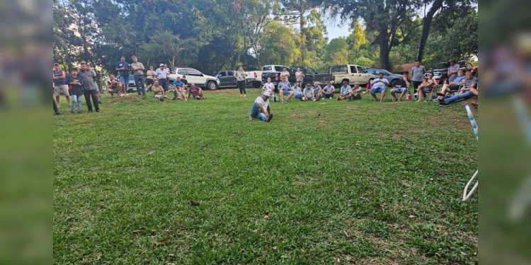 Unos 150 productores participaron de la reunión este domingo