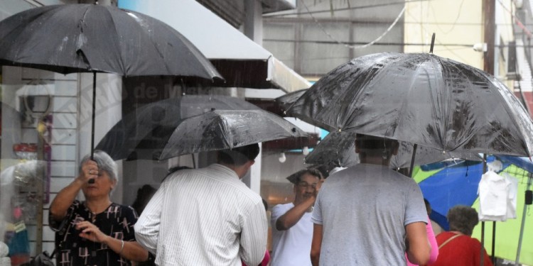 ATENTOS. Las lluvias en la capital provincial por ahora no llegaron en la cantidad esperada por los expertos.