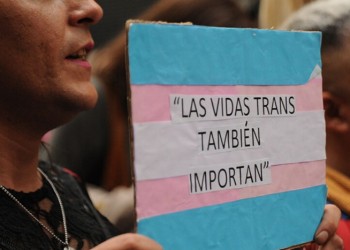 Estiman que muchas personas no contarán con “acceso al servicio de psicología especializado en transgénero”