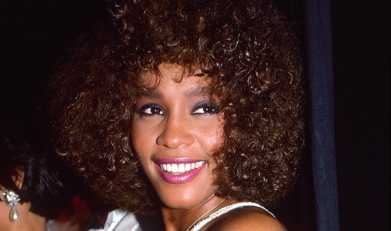 A 14 años de la muerte de Whitney Houston en Beverly Hills - Primera