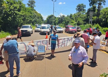 Yerbateros bloquearon acceso a Cataratas y analizan otras medidas de acción directa