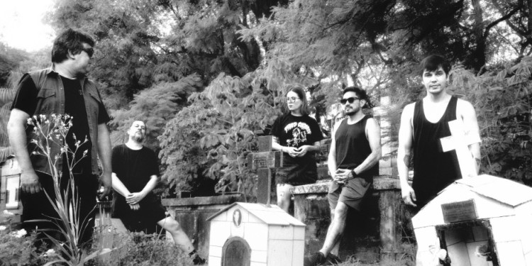 LA OFRENDA. La banda Deadly, invita a este nuevo ritual de música underground.