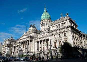 Acuerdo con el FMI: por qué Milei manda un decreto al Congreso en lugar de una ley