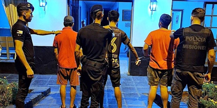 ROLES. De los cuatro hombres arrestados, tres serían los supuestos abusadores y el cuarto el “entregador”.