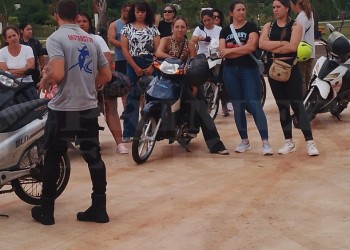 Capacitaron en conducción segura de motos a las mujeres de Garupá