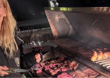 Luisana Lopilato se lució preparando un asado argentino en Canadá