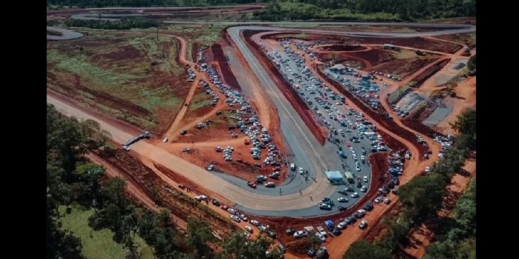 ESCENARIO. Los amantes del deporte motor esperan con expectativa.