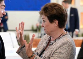 El FMI adelantó que el préstamo llegará en etapas, pero no confirmó la cifra anunciada por Caputo