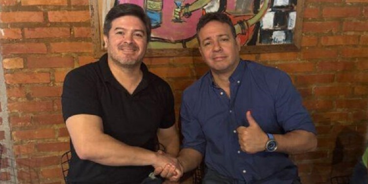 A CARGO. Meza, a la izquierda, se transformó en el nuevo mandatario.