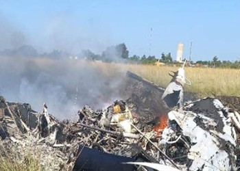 Un helicóptero se precipitó y cayó en un campo de Ituzaingó