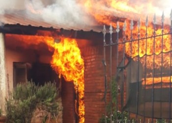 La mayoría de los incendios en viviendas se produce por fallas eléctricas: cómo prevenirlas