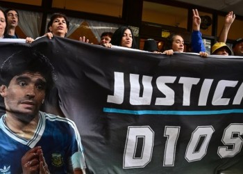 Declaran los dos médicos que asistieron a Maradona el día de su muerte
