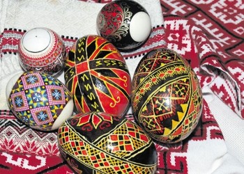 La Asociación Ucraniana 27 de Agosto, inicia su taller de “Pysankys”