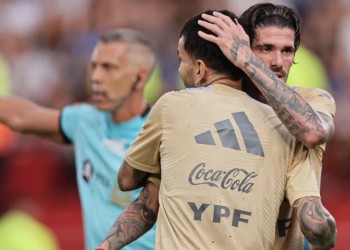 Amistoso a beneficio de Bahía Blanca: la Scaloneta derrotó 2-0 a la Sub 20