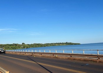 Tras siniestro vial, una bebé cayó al Mártires y fue rescatada