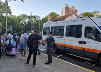 Vuelta a clases: alta demanda y poca oferta en servicio de transportes escolares