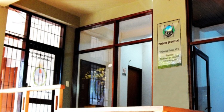 DEBATE DE INSTANCIAS CERRADAS. Por tratarse de un delito contra la integridad sexual solo las partes podían ingresar al TP-1.