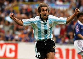 Los mejores goles de Batistuta a 20 años de su retiro