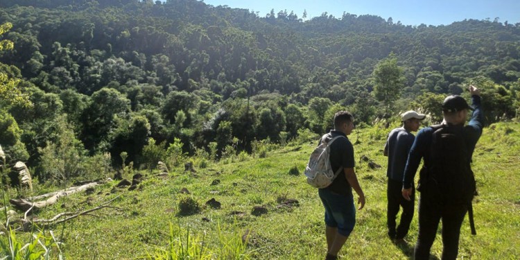 OPERATIVOS. La Policía de Misiones completó ayer otro día de búsqueda de los sospechosos sin resultados.