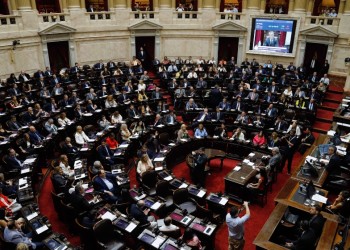 Tensión  y gritos en la sesión de Diputados para tratar el DNU sobre el FMI