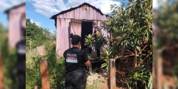 PERICIAS. El jubilado fue hallado por una vecina del barrio y dentro de su domicilio.