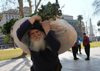 Hugo Sand: “Estamos ante el saqueo más grande e insensible de la historia”