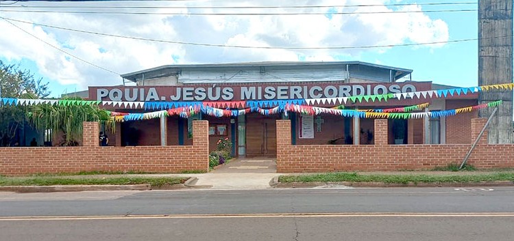 ENCAMINADOS. En la parroquia Jesús Misericordioso el proyecto del cinerario va marchando lentamente pero a paso firme. Estiman que una vez que reúnan la totalidad de los materiales, en dos semanas se construiría.