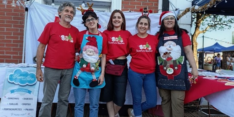 El team de @suenosbebes1 ejemplo de marketing estacional en su presentación en expo Navidad.