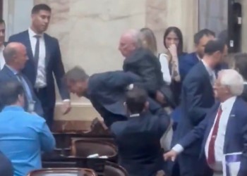 Todos contra todos en Diputados: escándalo, piñas, insultos y “desbande”