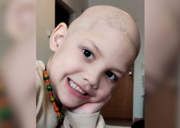 Un viaje de esperanza: Santino y su familia enfrentan nuevos obstáculos para su tratamiento en Singapur