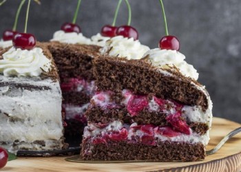 Cómo preparar una exquisita “Selva Negra” en su día