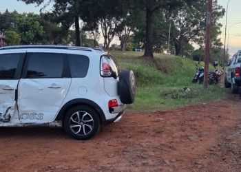 Motociclista de Oberá impactó contra un auto y terminó con una fractura expuesta