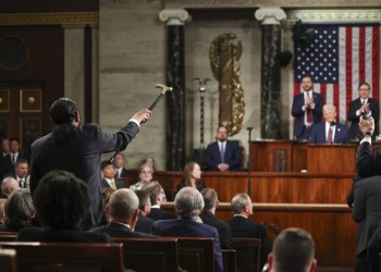 Tensión: echaron del Capitolio a un legislador que le gritó a Donald Trump