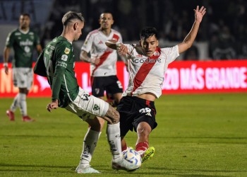 Con Armani como figura, River empató en Junín contra Sarmiento