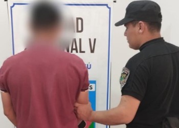 Firmó 7 años de prisión por atacar a machetazos a su ex y a la vecina