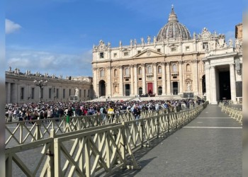 “Agradezco haber estado en ese lugar”, dijo la misionera que estuvo en el velatorio del papa Francisco