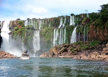 “Cataratas” con bajo caudal del río Iguazú, cercano a la marca histórica