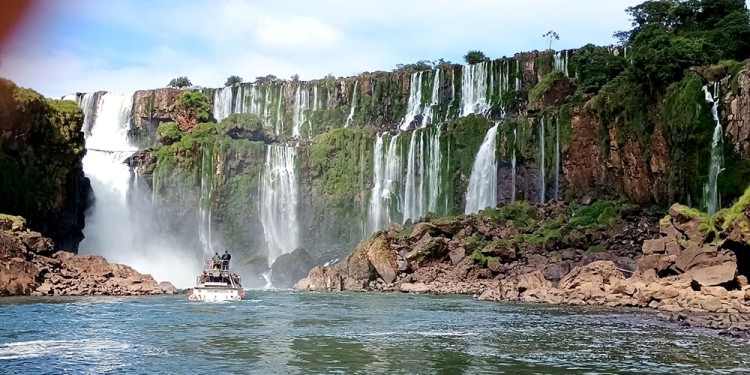 IMPACTANTES. Con poca o mucha agua, las Cataratas siempre seducen.