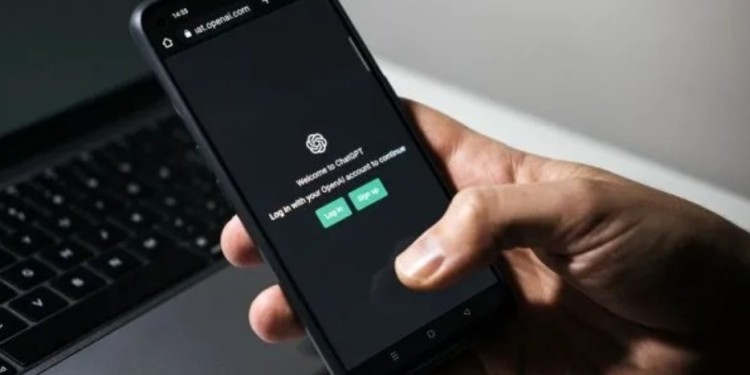 TENDENCIA EN AUGE. La rapidez en las respuestas y la facilidad de acceso a información sobre salud mental resultan particularmente atractivas para los jóvenes.